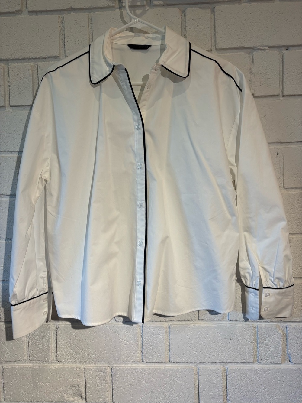 Zara White Button-Up Poplin Shirt with Black Piping